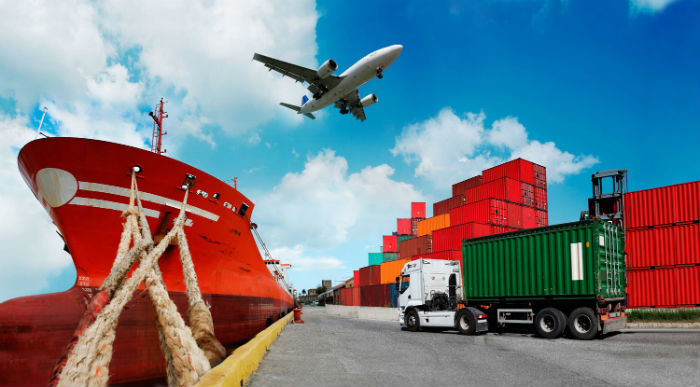 Концепция бизнес-логистики и транспортировки контейнеров, грузовых судов и Cargo Plane In Shipyard At Sunset Sky Logistic Import Export And Transport Industry Background — стоковые фотографии и другие картинки 2015 - iStock