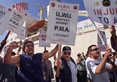 Protesters in 2002 during ILWU/PMA strike